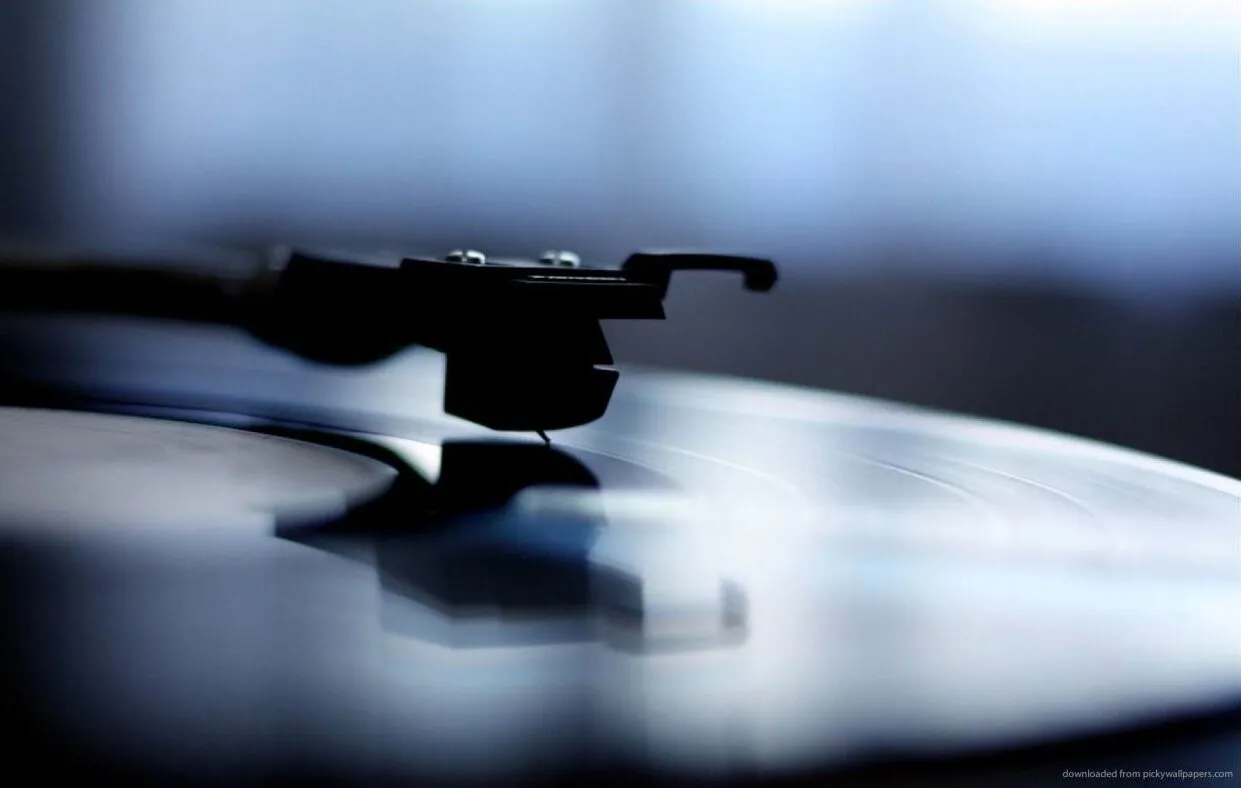 vinyl player e1703606094262