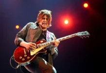 Dean DeLeo (Stone Temple Pilots) ще издаде първи албум на новия си проект One More Satellite през юли